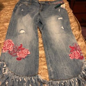 Inc. 14P NWT women’s Capri Jeans